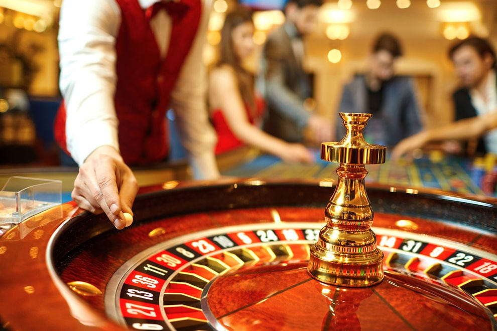 Norwegian online casino guide showing laptop and mobile with casino games, chips, and secure gaming concept Ribitup.com